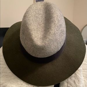 NWT Hunter Green & Gray Hat